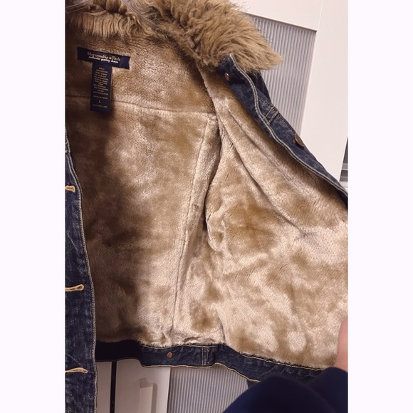 Vintage Abercrombie & Fitch A&F Denim Faux Fur Lined Jacket Y2K - Picture 5 of 8